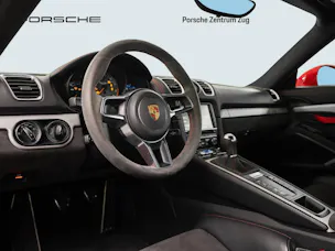 PORSCHE Cayman GT4