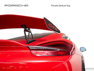 PORSCHE Cayman GT4