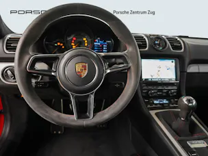 PORSCHE Cayman GT4
