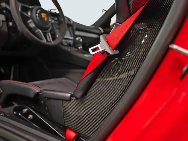 PORSCHE Cayman GT4
