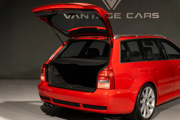 AUDI RS4 Avant 2.7 V6 Biturbo quattro