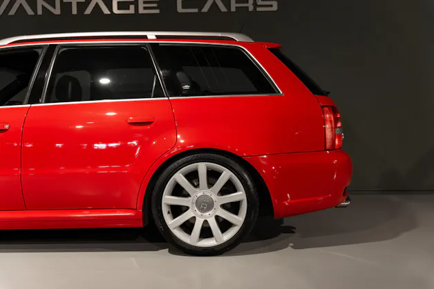 AUDI RS4 Avant 2.7 V6 Biturbo quattro