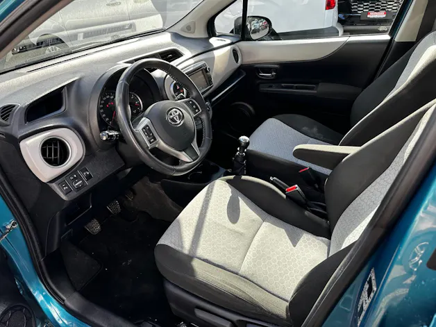 Toyota Yaris 1.33 VVT-i Sol