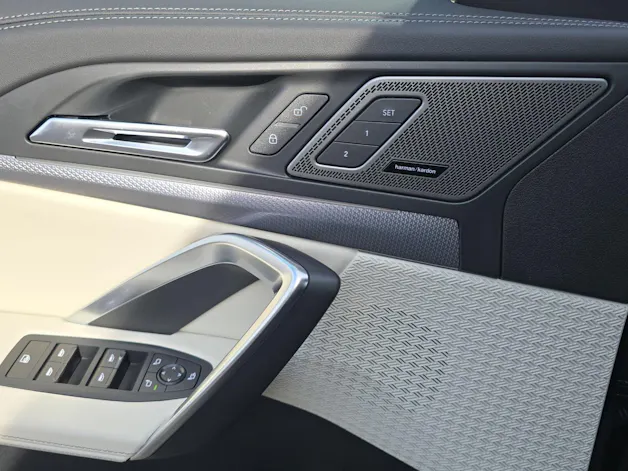 BMW iX1 xDrive30