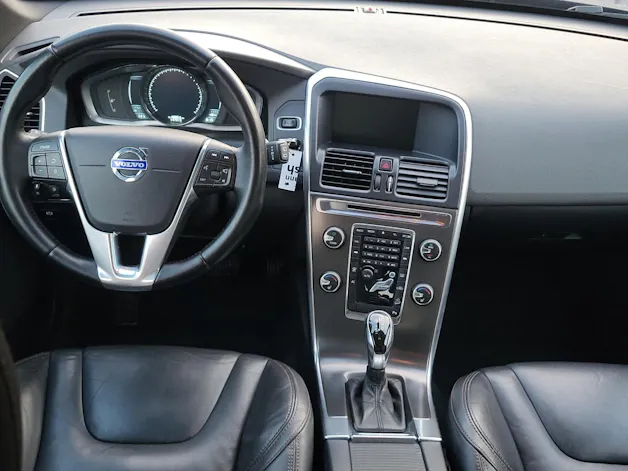 VOLVO XC60 2.4 D5 Summum AWD