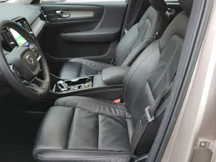 VOLVO XC40 2.0 B4 MH Plus Bright AWD