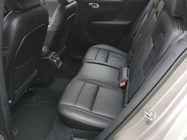 VOLVO XC40 2.0 B4 MH Plus Bright AWD