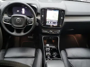 VOLVO XC40 2.0 B4 MH Plus Bright AWD