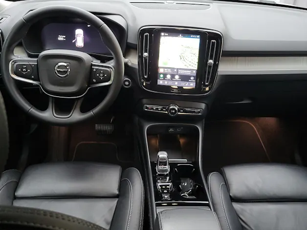 VOLVO XC40 2.0 B4 MH Plus Bright AWD