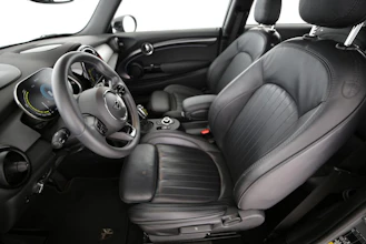https://vehicle.imgix.net/4532698/062166a8-e14d-484b-be50-20f4149a4b3b.jpg
