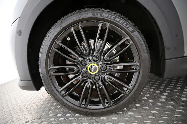 MINI F56 Cooper SE