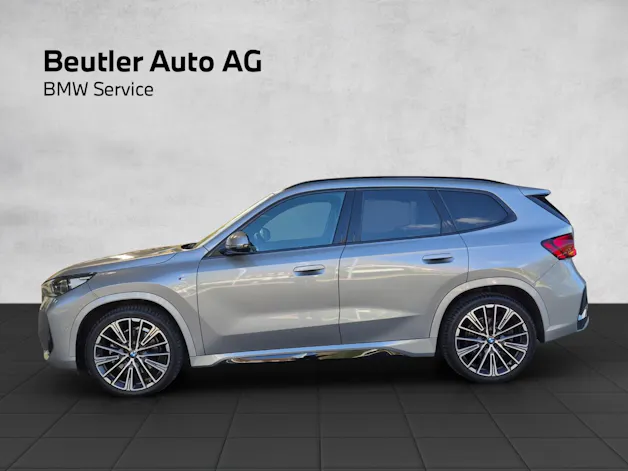 BMW X1 U11 23i xDrive paddles