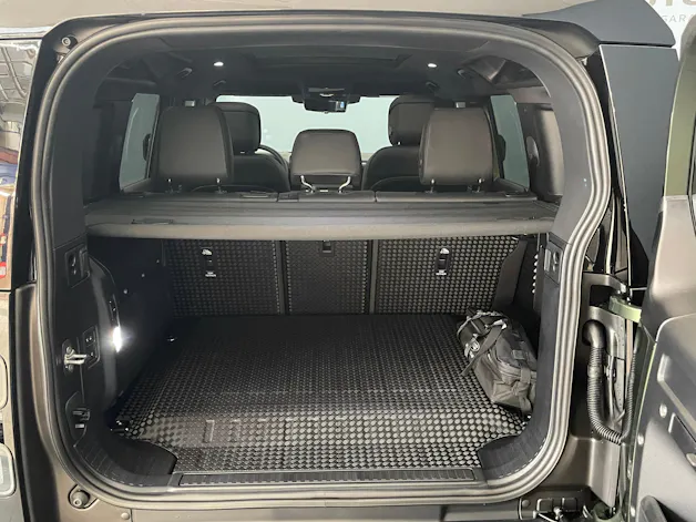 Land Rover Defender 110 2.0 P300e X-Dynamic HSE