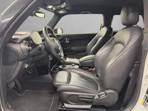 MINI F56 Cooper SE