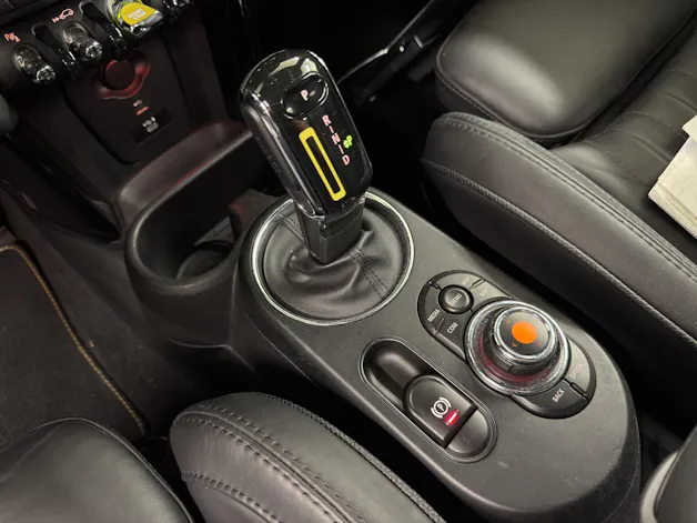 MINI F56 Cooper SE