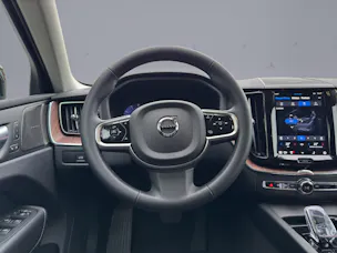 VOLVO XC60 2.0 B4 MH Ultimate Dark AWD