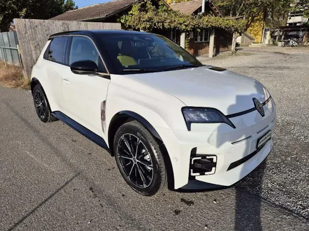 RENAULT R5 E-Tech Comfort Range iconic five