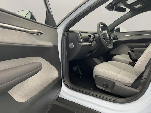 VOLVO EX30 P8 Ultra AWD