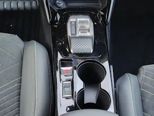 PEUGEOT 2008 1.2 Hybrid 145 GT Exclusive