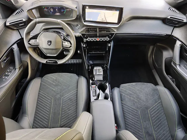 PEUGEOT 2008 1.2 Hybrid 145 GT Exclusive
