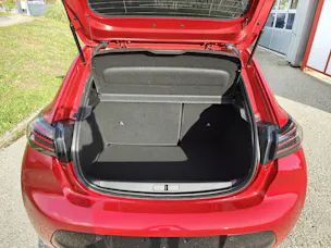 PEUGEOT 208 1.2 Hybrid 145 GT Exclusive