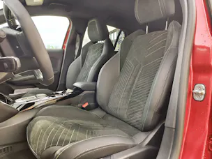 PEUGEOT 208 1.2 Hybrid 145 GT Exclusive