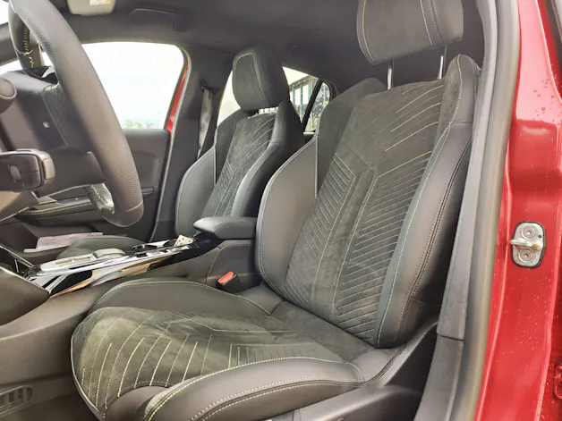 PEUGEOT 208 1.2 Hybrid 145 GT Exclusive