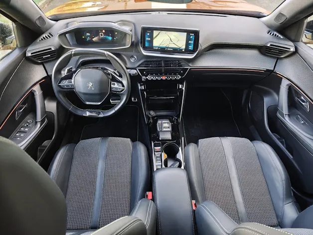 PEUGEOT 2008 1.2 PureTech 155 GT