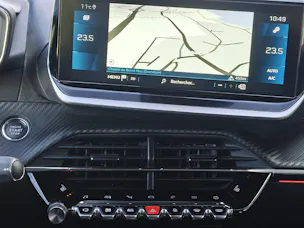 PEUGEOT 2008 1.2 PureTech 155 GT