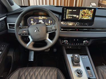 MITSUBISHI OUTLANDER 10