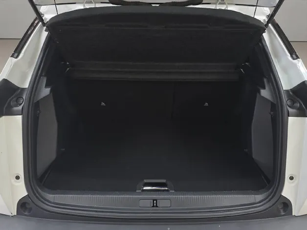 PEUGEOT e-2008 Allure