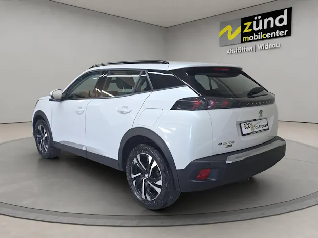 PEUGEOT e-2008 Allure