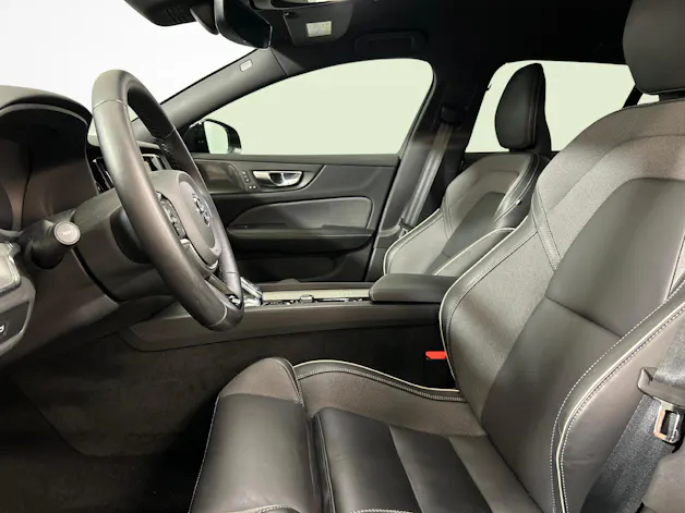VOLVO V60 2.0 B4 Plus Dark