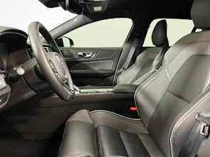 immagine del veicolo VOLVO V60 2.0 B4 Plus Dark