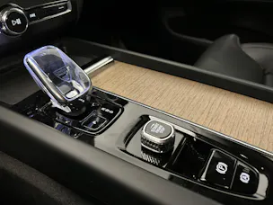VOLVO XC60 2.0 T6 TE Plus Dark eAWD
