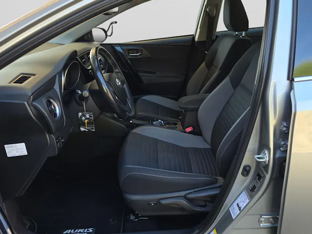 Toyota Auris Touring Sports 1.8 HSD Trend