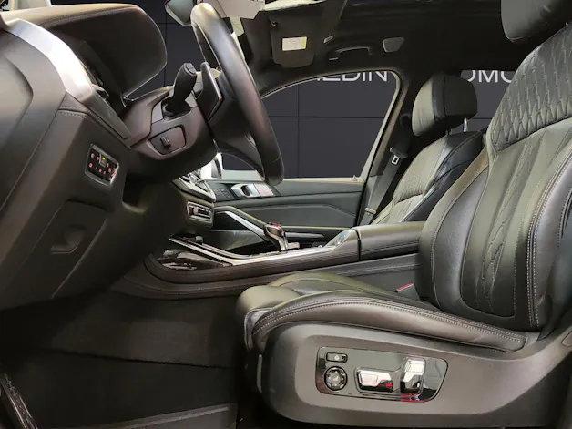 BMW X7 G07 M50i Bowers & Wilkins Diamond Surround Sound Executive Drive Pro Fond-Entertainment Professional Standheizung