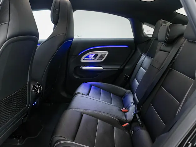 MERCEDES-BENZ CLA 350 4MATIC EQ