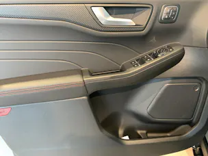 FORD Kuga 2.5 Hybrid ST-Line X 4x4