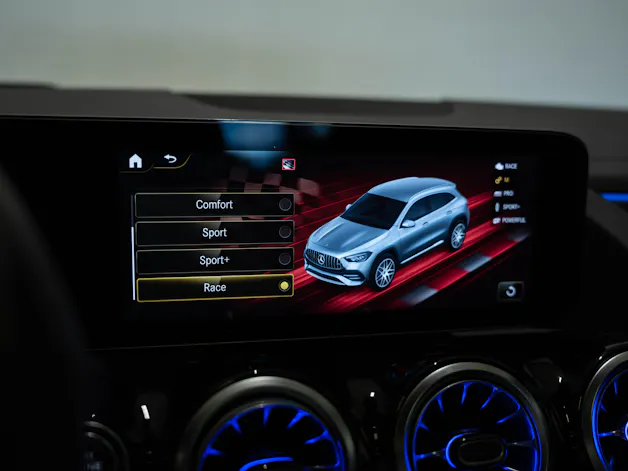 MERCEDES-BENZ GLA-Klasse H247 GLA 45 S AMG 4matic+