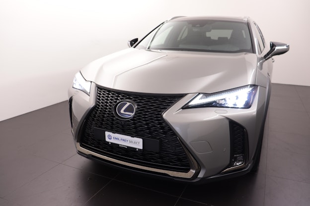 First vehicle image