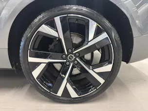 VOLVO XC60 2.0 T6 R-Design AWD