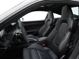 PORSCHE 911 Carrera 4 GTS
