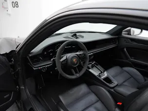 PORSCHE 911 Carrera 4 GTS
