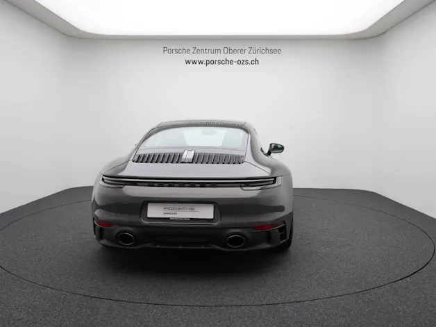 PORSCHE 911 Carrera 4 GTS