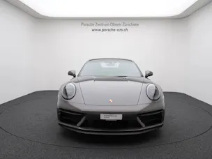 PORSCHE 911 Carrera 4 GTS