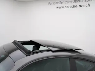 PORSCHE 911 Carrera 4 GTS