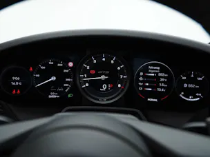 PORSCHE 911 Carrera 4 GTS