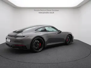PORSCHE 911 Carrera 4 GTS