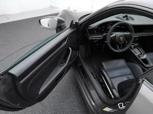 PORSCHE 911 Carrera 4 GTS